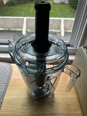Vitamix BRAND NEW 5200 series Clear BPA free Low-profile container w/ Black Tamp